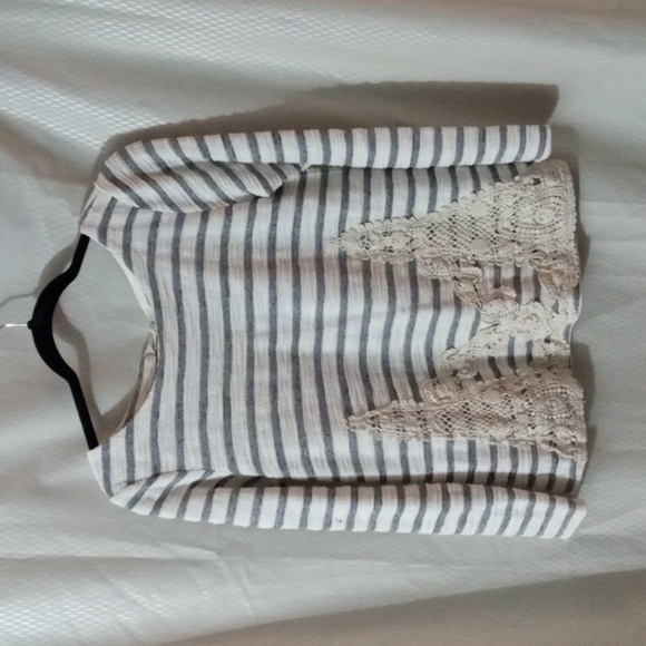 Cupio Long Sleeve Top size Small Cream  & Grey Strip, Preowned - Picture 1 of 9